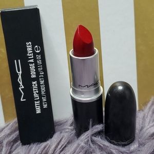 MAC Stunner Lipstick